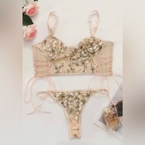 Floral bralette set
